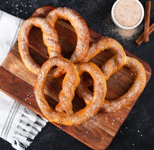 FZ Soft Pretzel - Cinnamon Sugar Plum Creek 3 ct